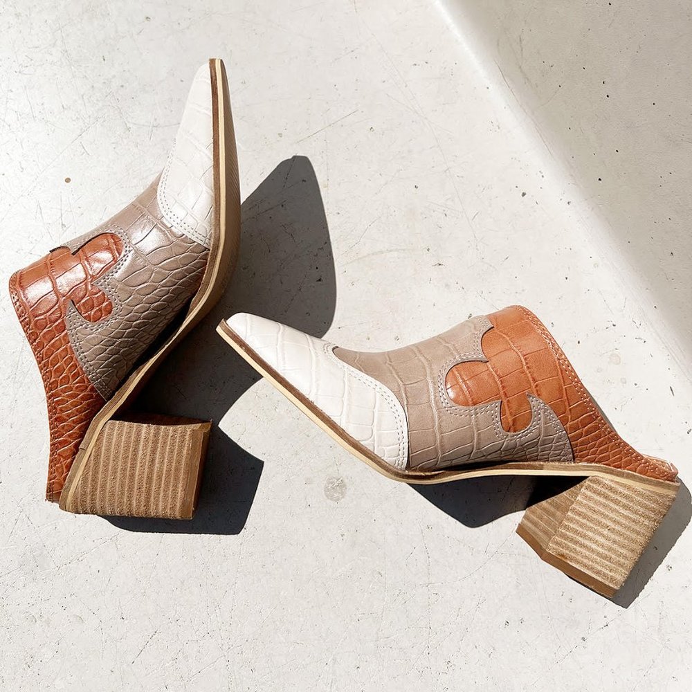 NEW Western Croc Embossed Colorblock Pointy Toe Block Heel Slip On Mules Shoes - Picture 6 of 13